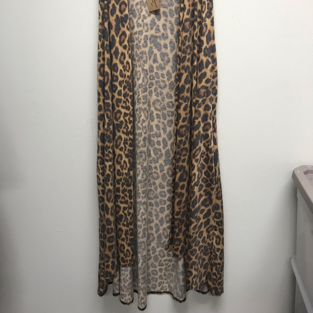 Leopard Vest - Picture 2 of 3